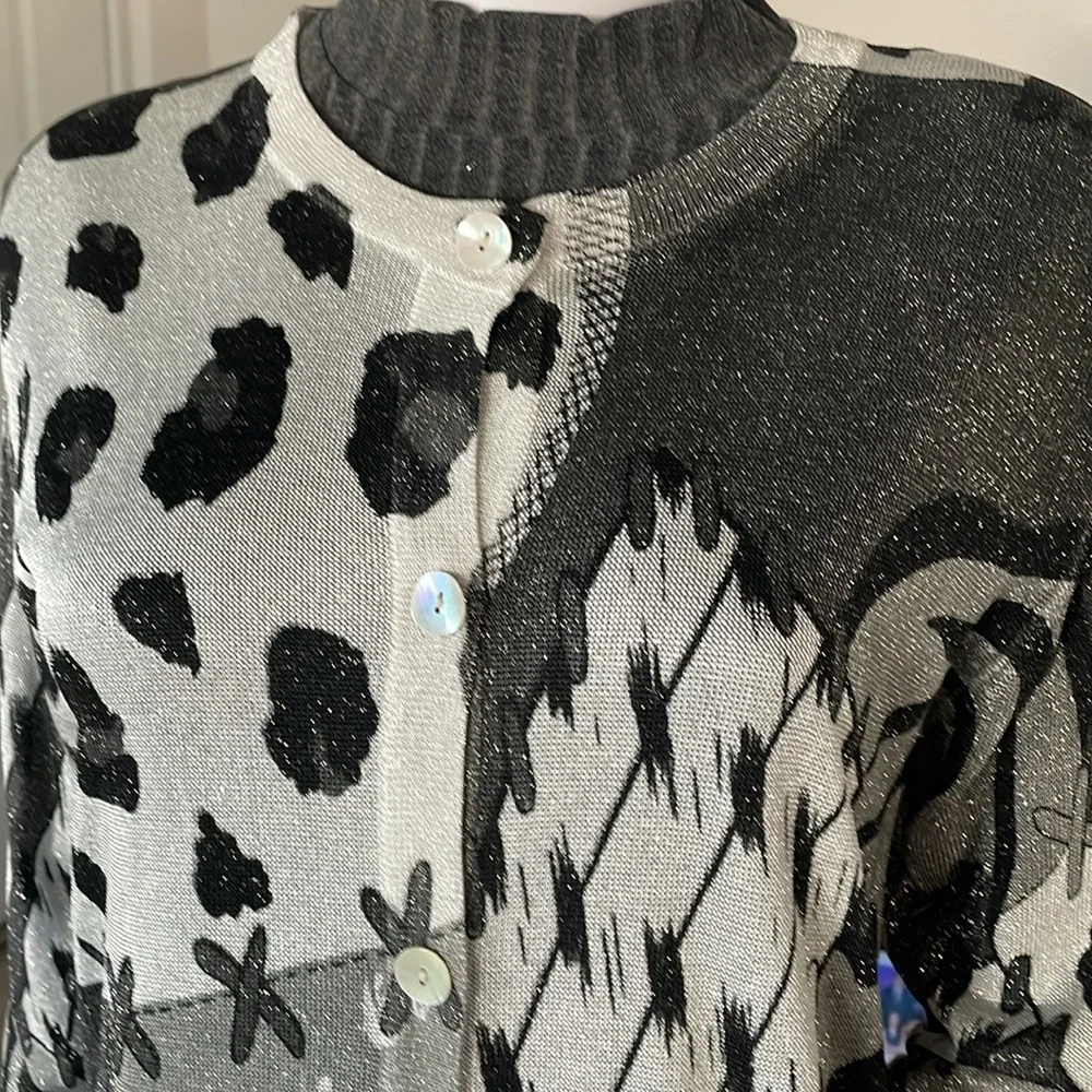 Eric Steven Light Sweater - Picture 6 of 13